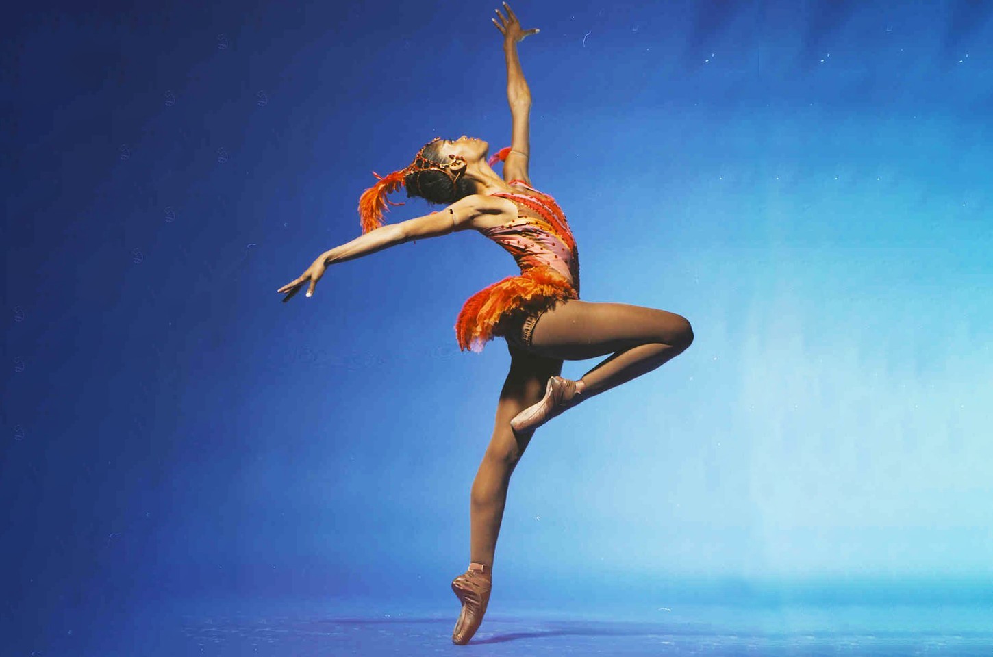 Bailarina brasileira é homenageada na reestreia de balé em Nova York